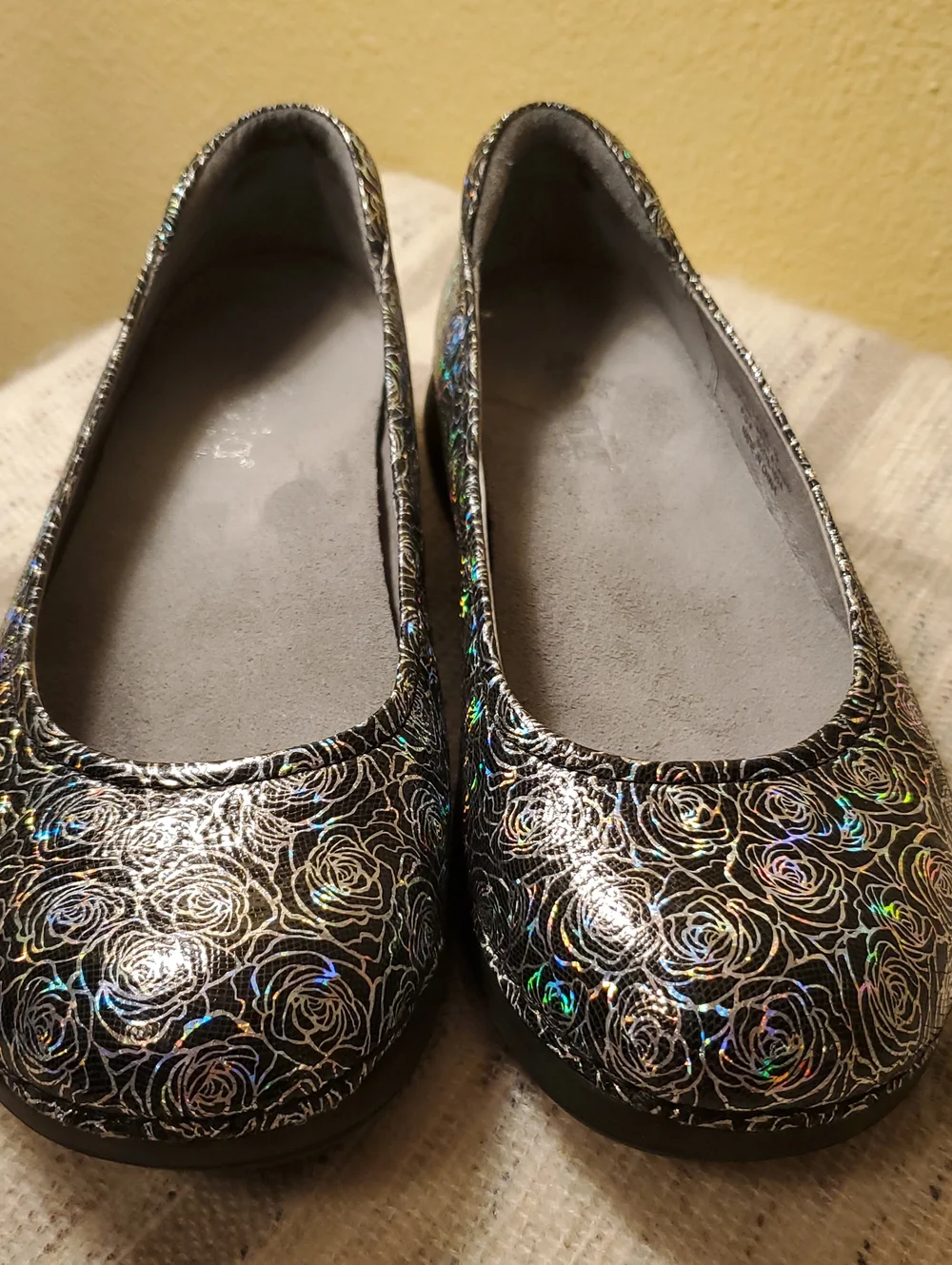 Alegria Women's Holographic Rose Ballet Flats - Black Sz 8